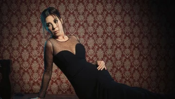 80 Yaşındaki Nebahat Çehre Kozmetik Reklamına Çıkıyor: