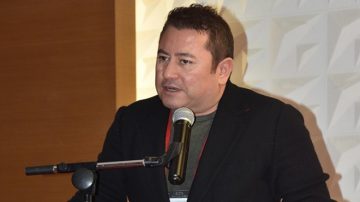 Mustafa Gürban, yaptığı açıklamalarda borsa yönündeki iddiaları gündeme taşıdı.